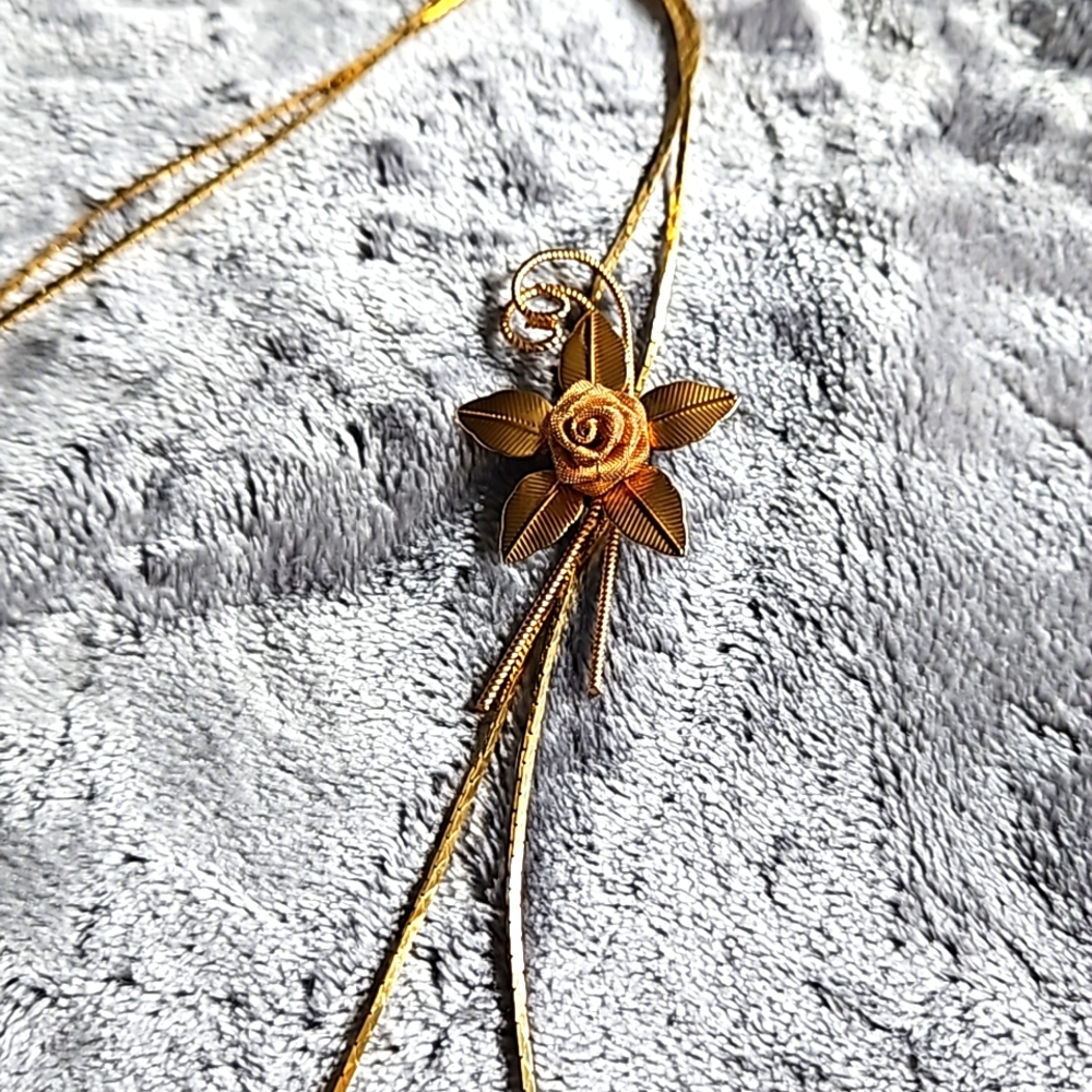 Mesh Flower Lariat